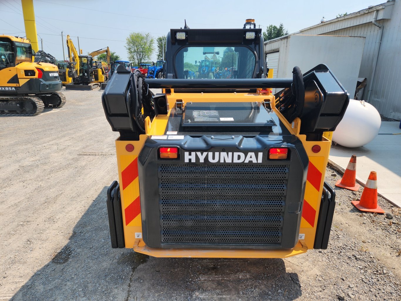 NEW Hyundai HS120V Skidsteer