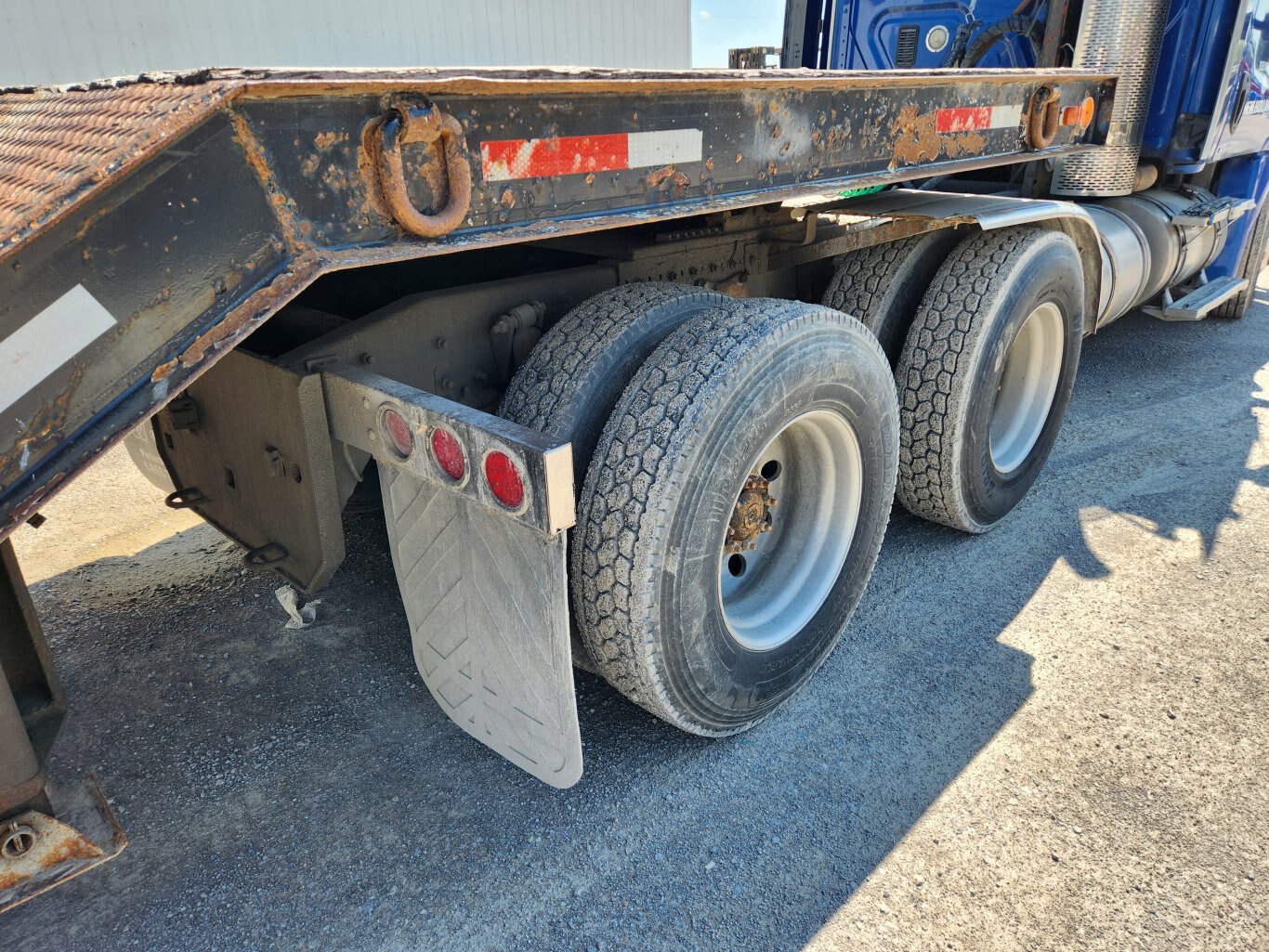 2007 Freightliner Cascadia Day Cab Transport Truck