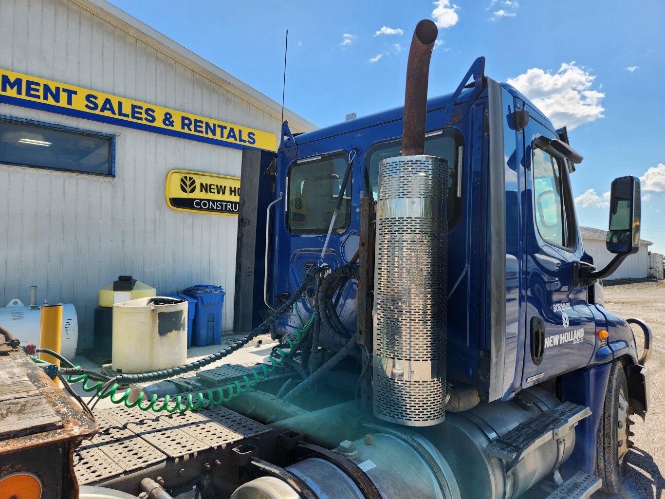 2007 Freightliner Cascadia Day Cab Transport Truck