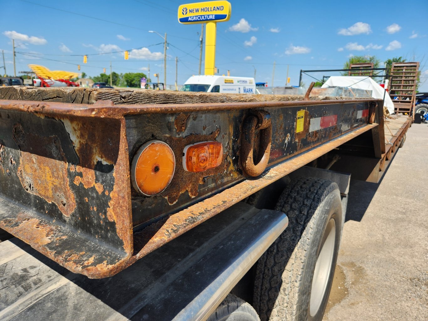 1988 Wallace LBT 30 low boy trailer