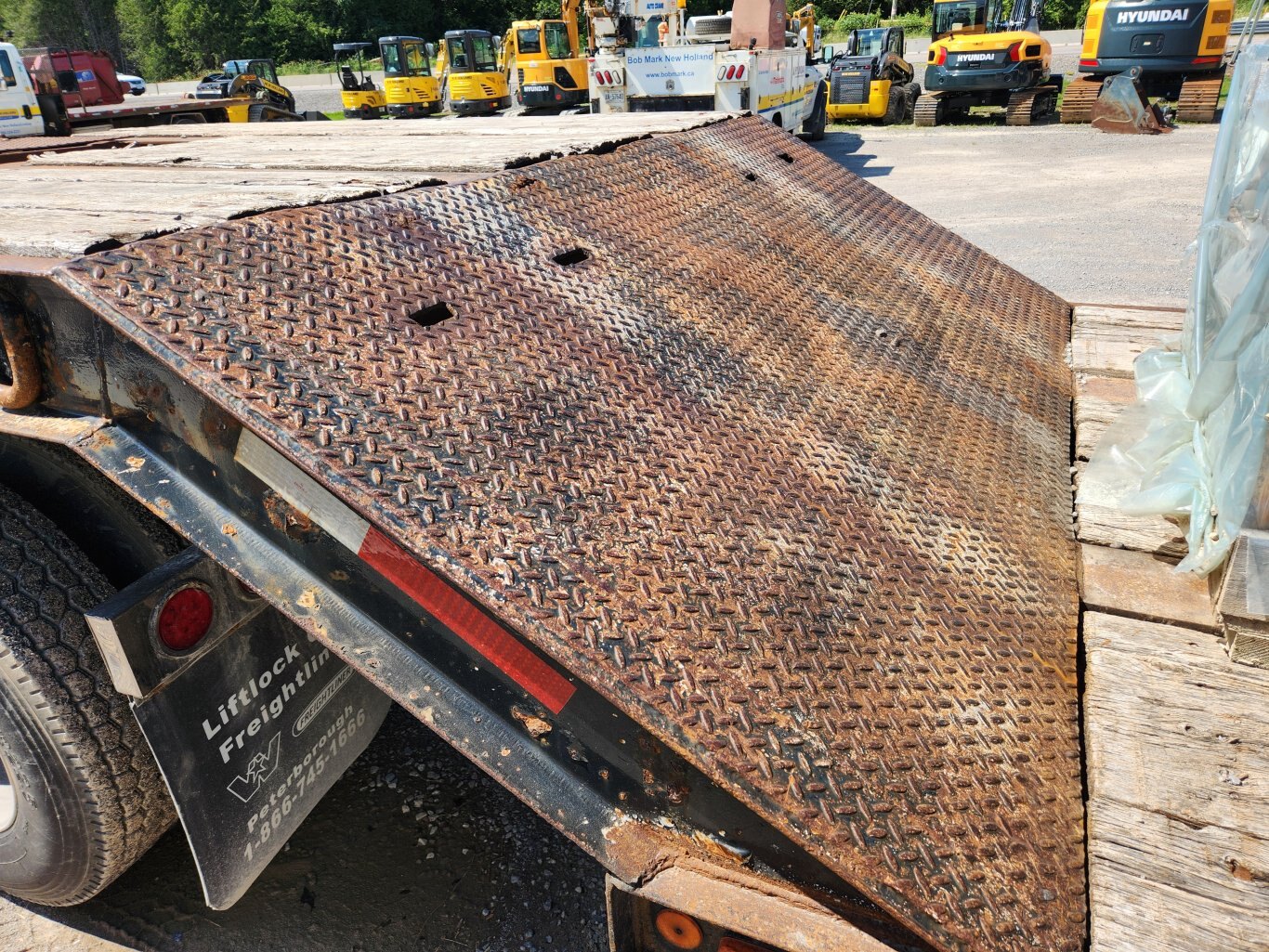 1988 Wallace LBT 30 low boy trailer