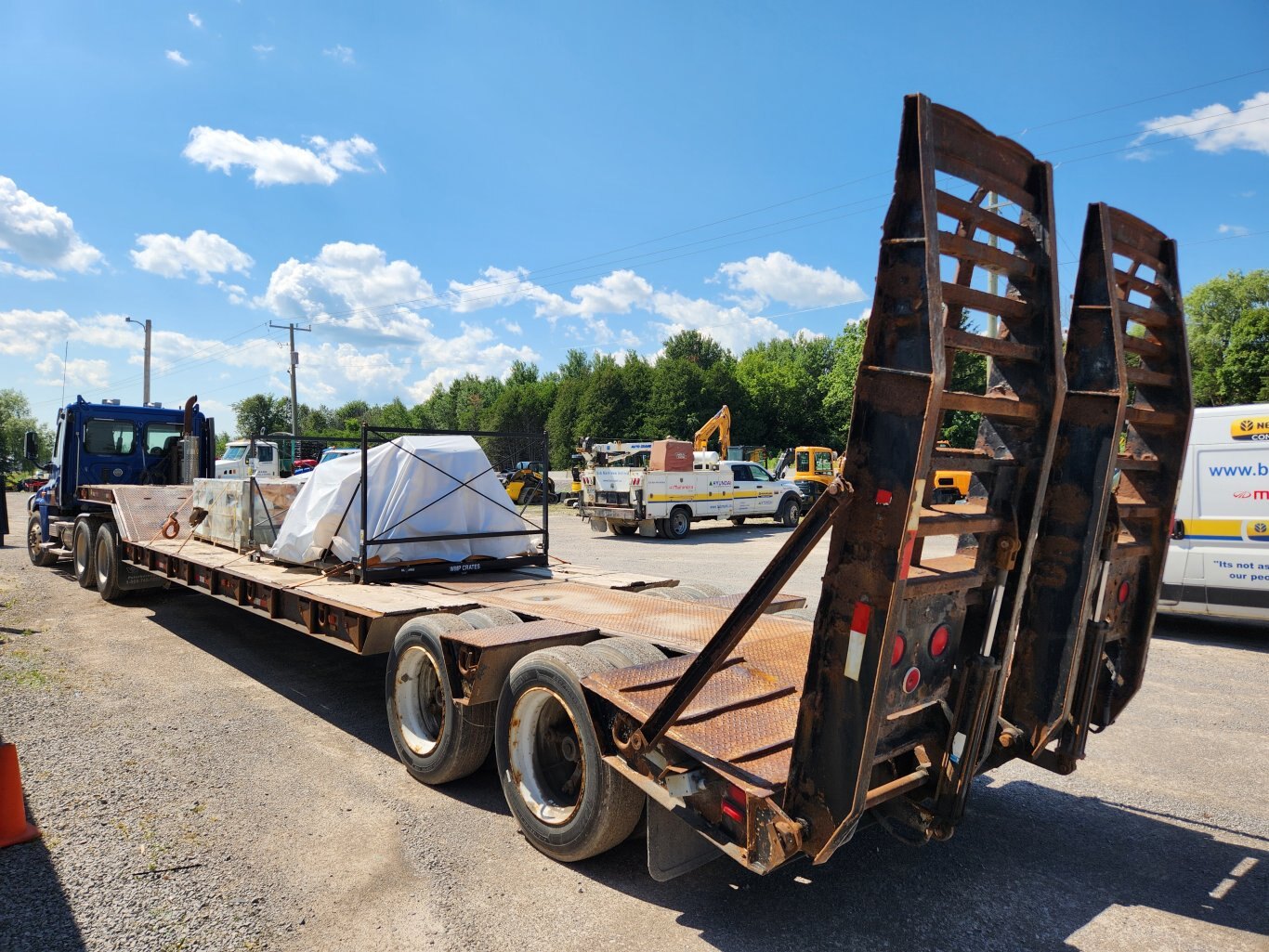 1988 Wallace LBT 30 low boy trailer