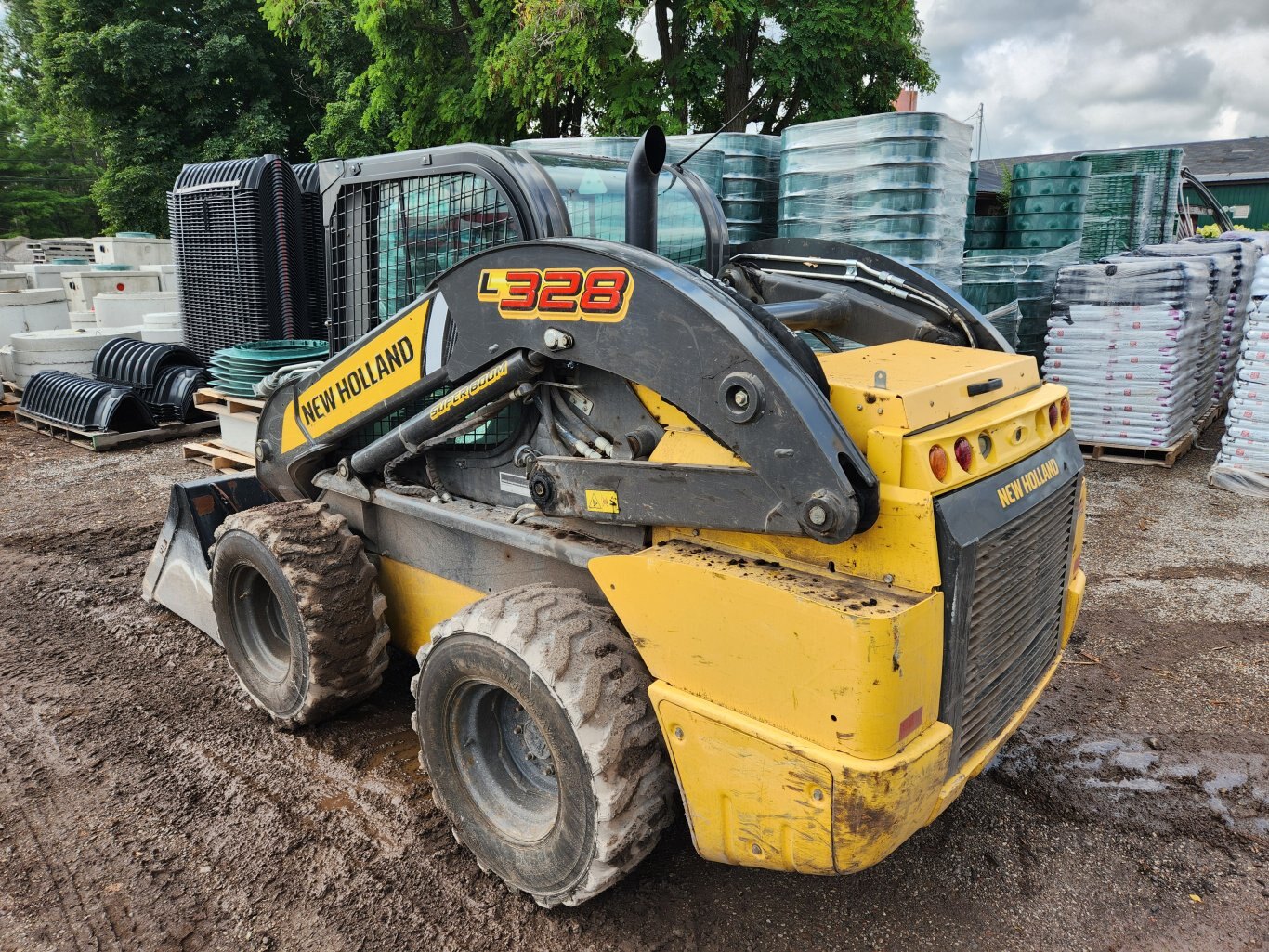 2021 New Holland L328 skid steer