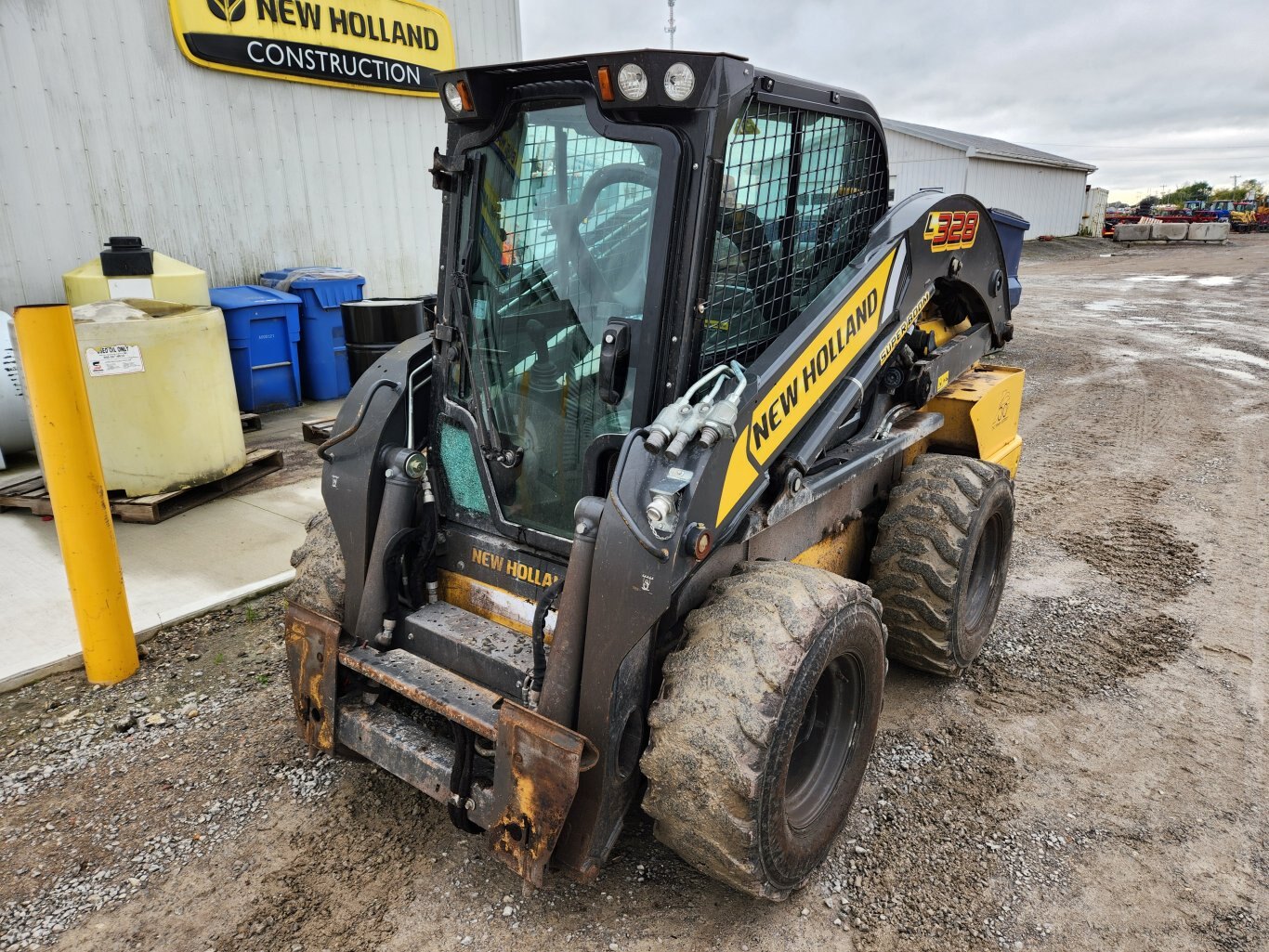 2021 New Holland L328 skid steer