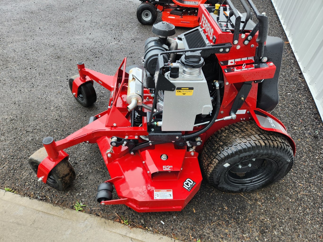 NEW Ferris SRSZ2 commercial stand on mower