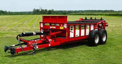 H&S HPH4242 246.53 Cu. Ft. Struck Per ASAE S324.2 Hydra-Push Manure Spreader