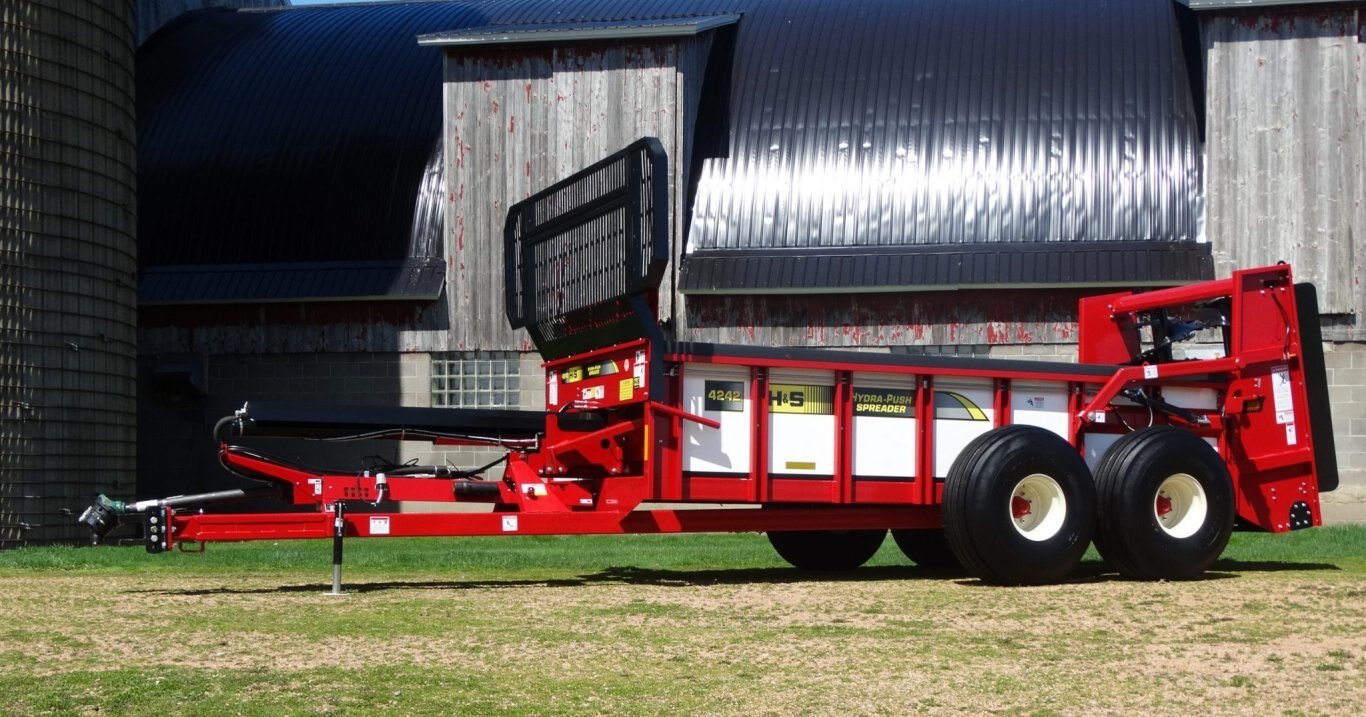 H&S HPV4242 246.53 Cu. Ft. Struck Per ASAE S324.2 Hydra Push Manure Spreader