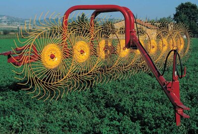 H&S TR-9 - 9-Wheel In-Line Wheel Rake