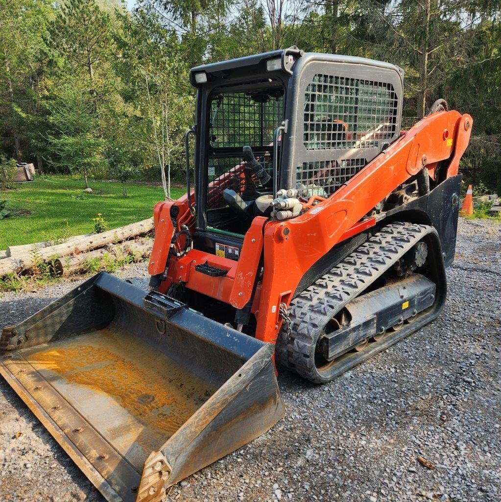 2022 Kubota SVL75 2 tracked skidsteer