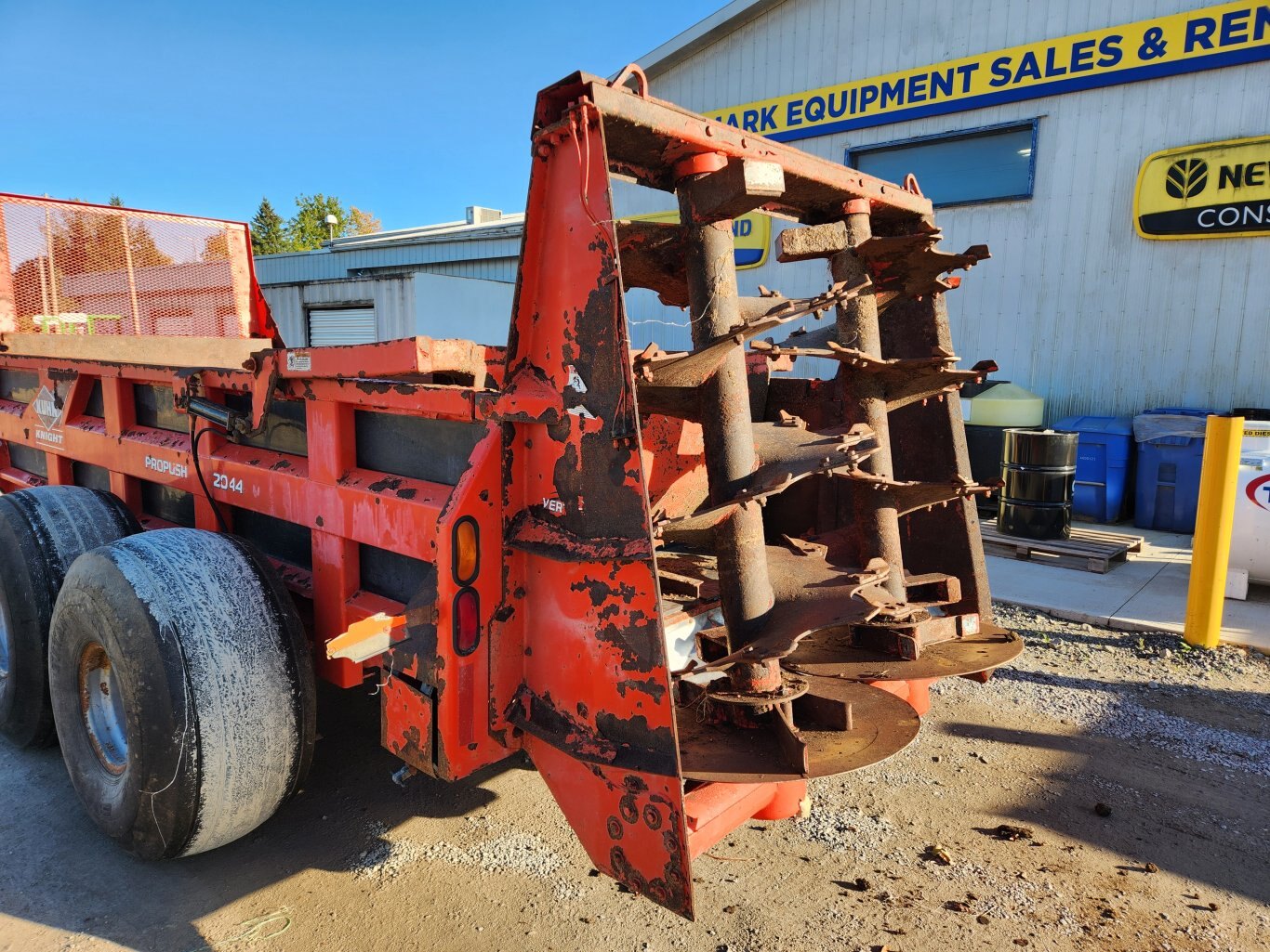 Kuhn Knight ProPush 2044 vertical beater manure spreader