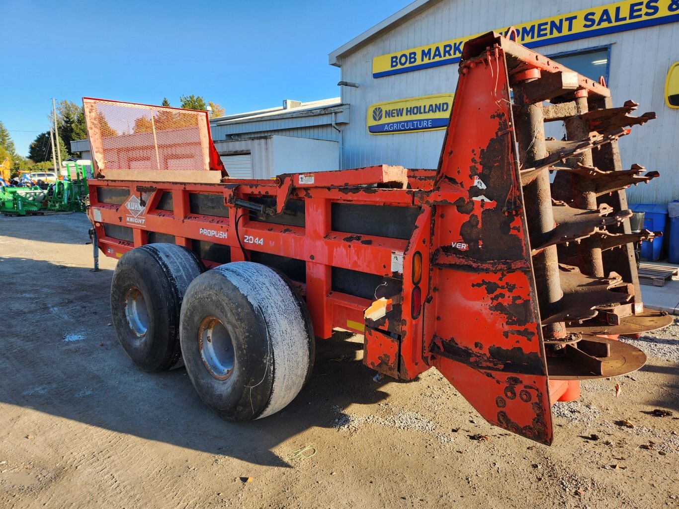 Kuhn Knight ProPush 2044 vertical beater manure spreader