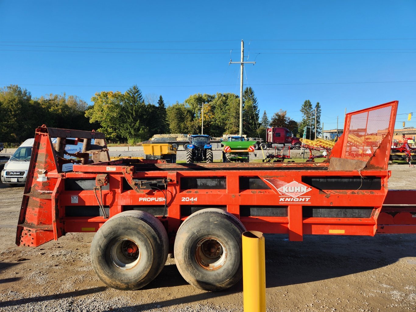 Kuhn Knight ProPush 2044 vertical beater manure spreader