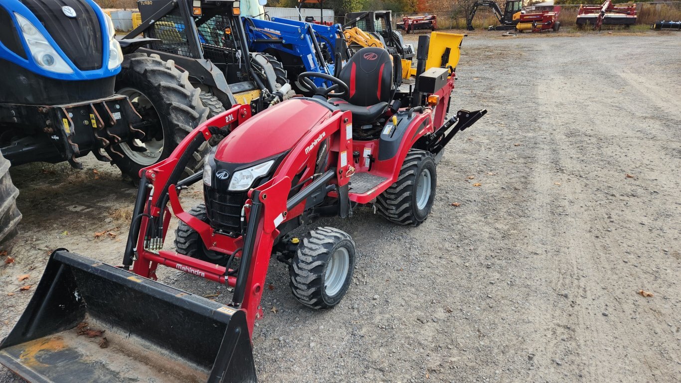 2019 Mahindra eMax 20S tractor loader backhoe