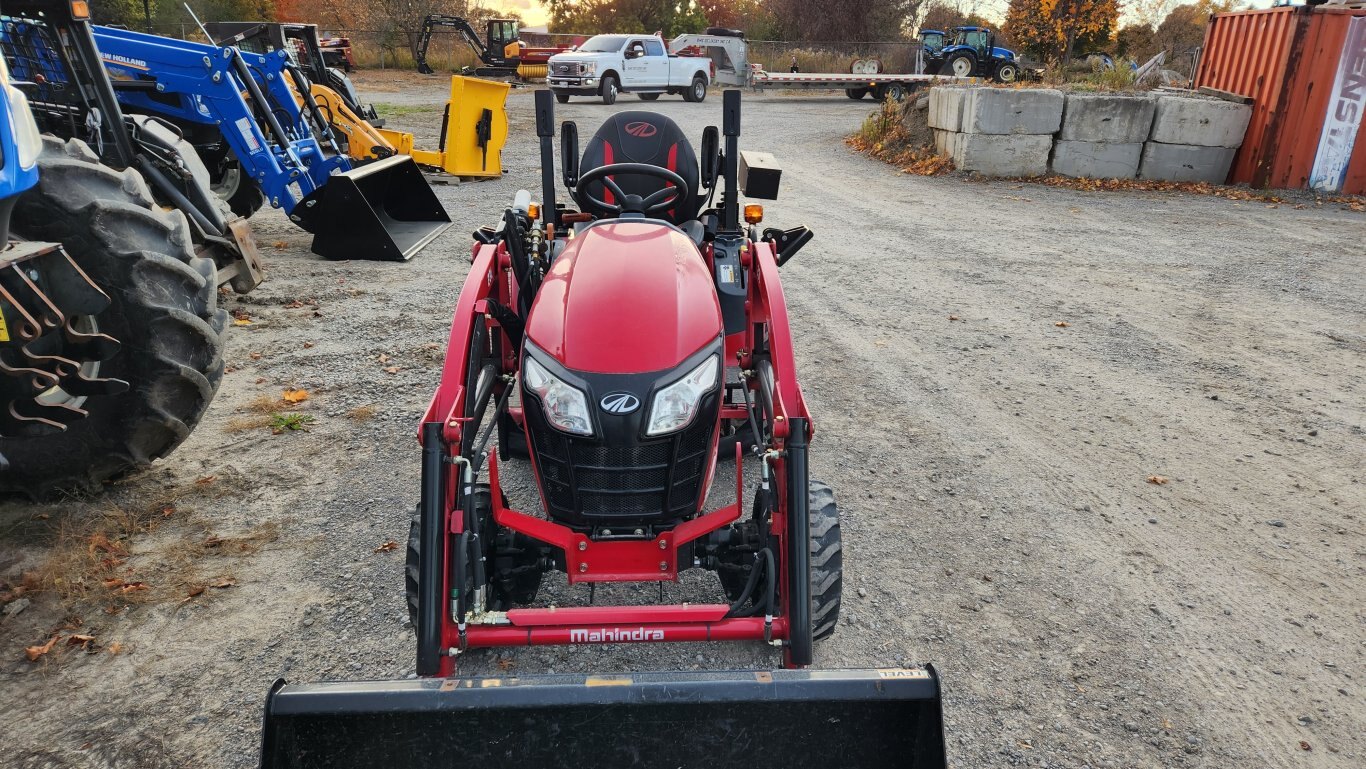 2019 Mahindra eMax 20S tractor loader backhoe