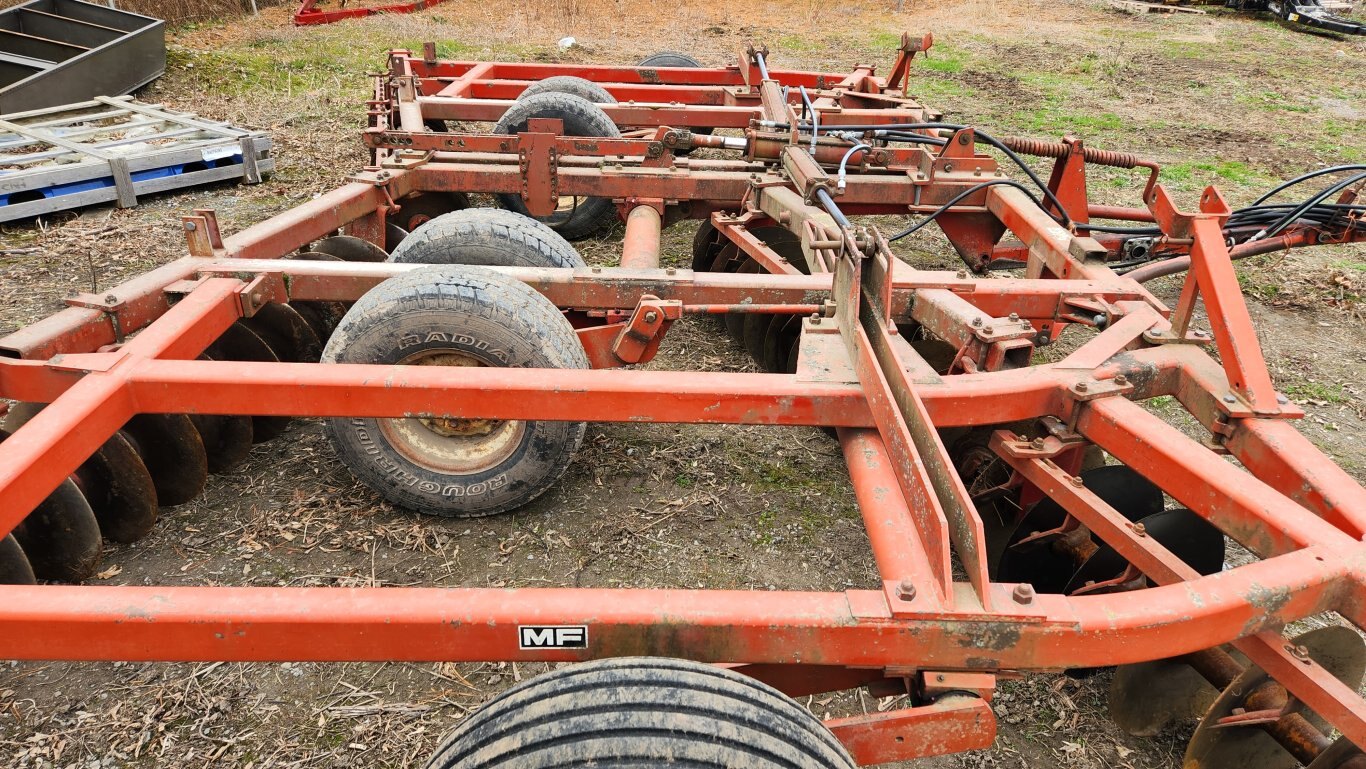 Massey Ferguson 820 disc