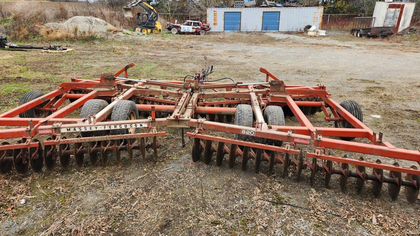 Massey Ferguson 820 disc