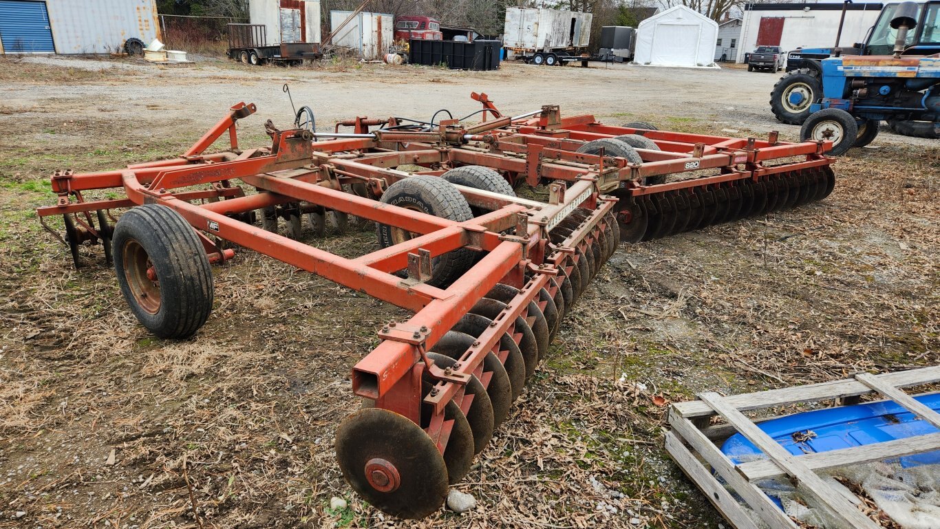 Massey Ferguson 820 disc