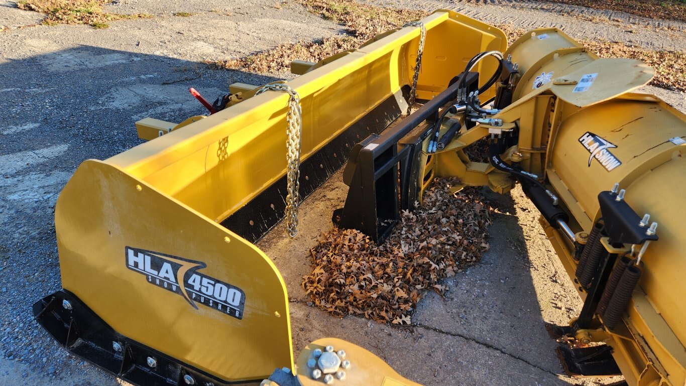 DEMO HLA SP450012 snow pusher