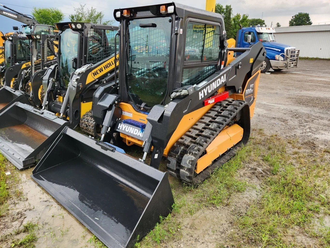 2024 Hyundai HT100V compact track loader