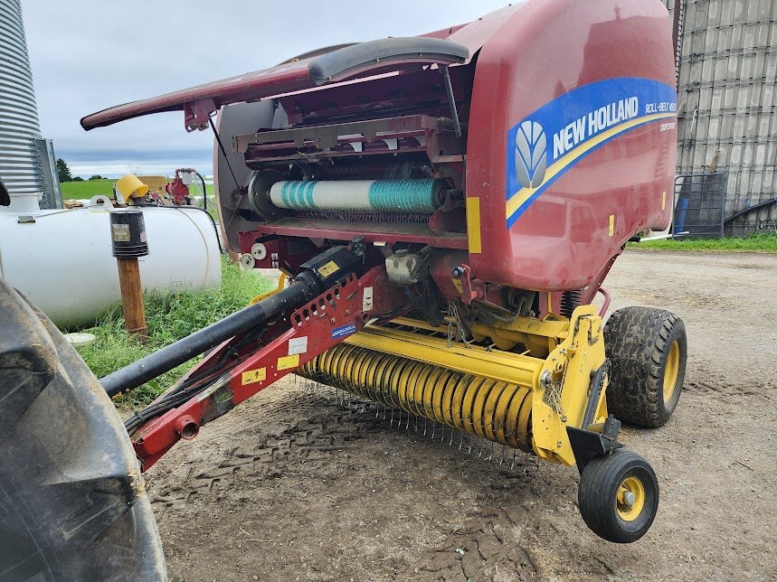 2017 New Holland Roll Belt 450 Rotor Cutter