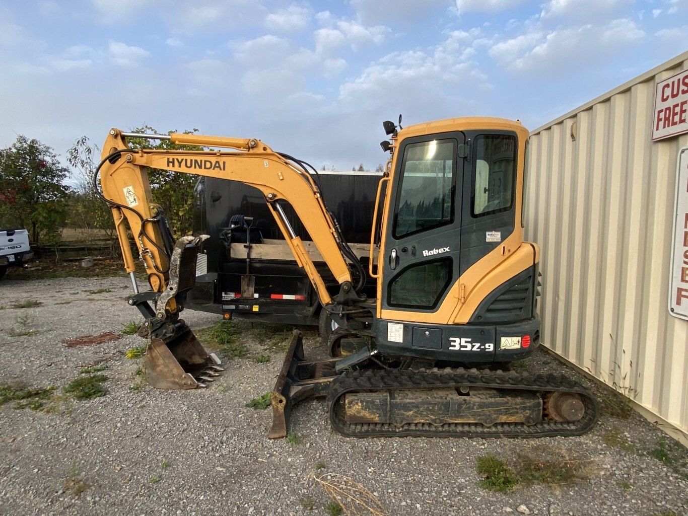 Hyundai R35Z 9 compact excavator