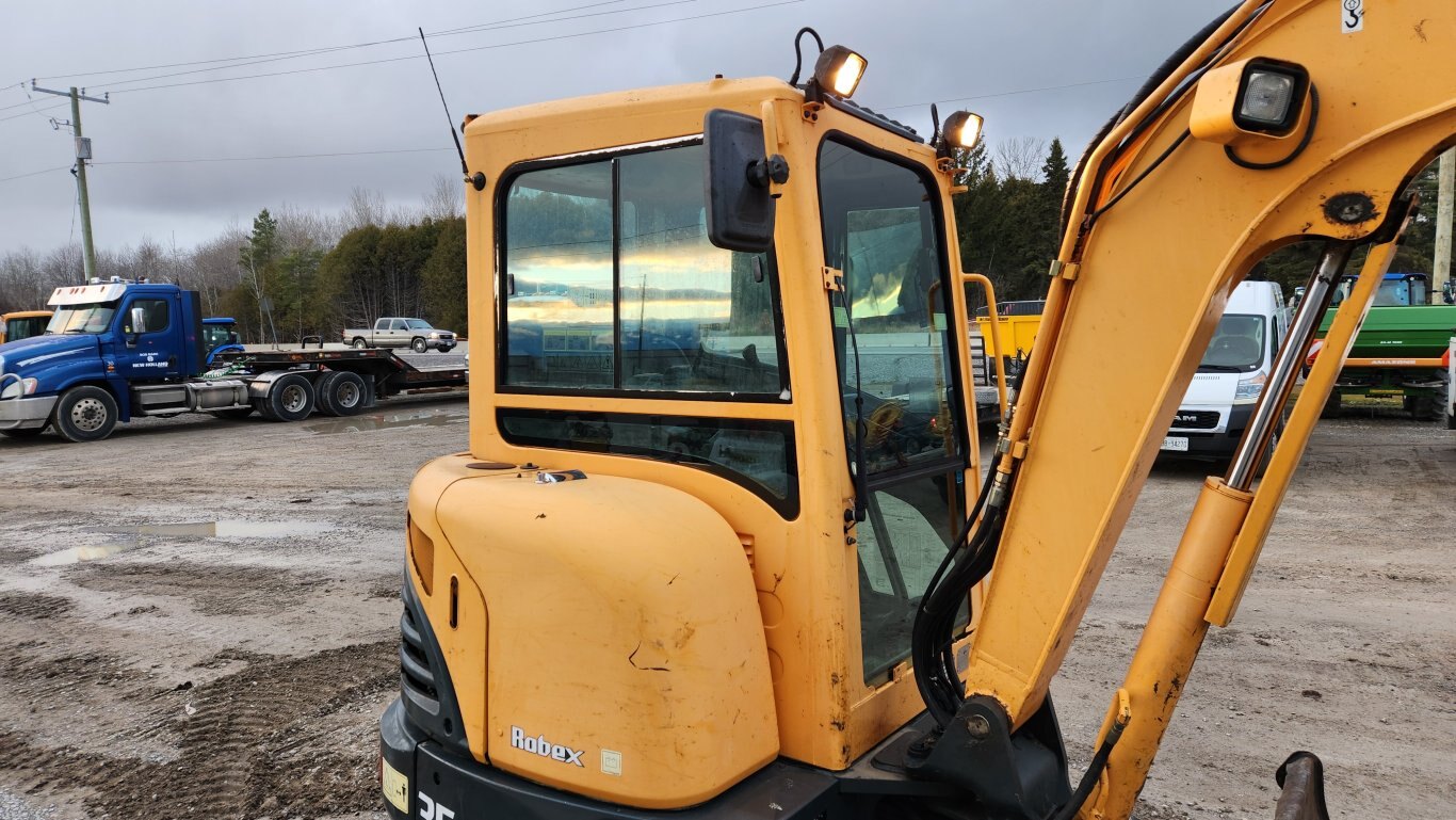 2013 Hyundai R35Z 9 compact excavator