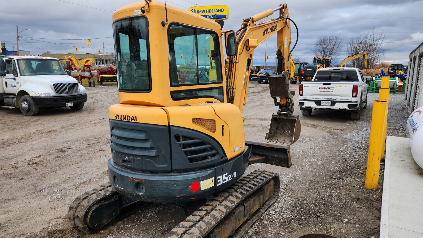 2013 Hyundai R35Z 9 compact excavator