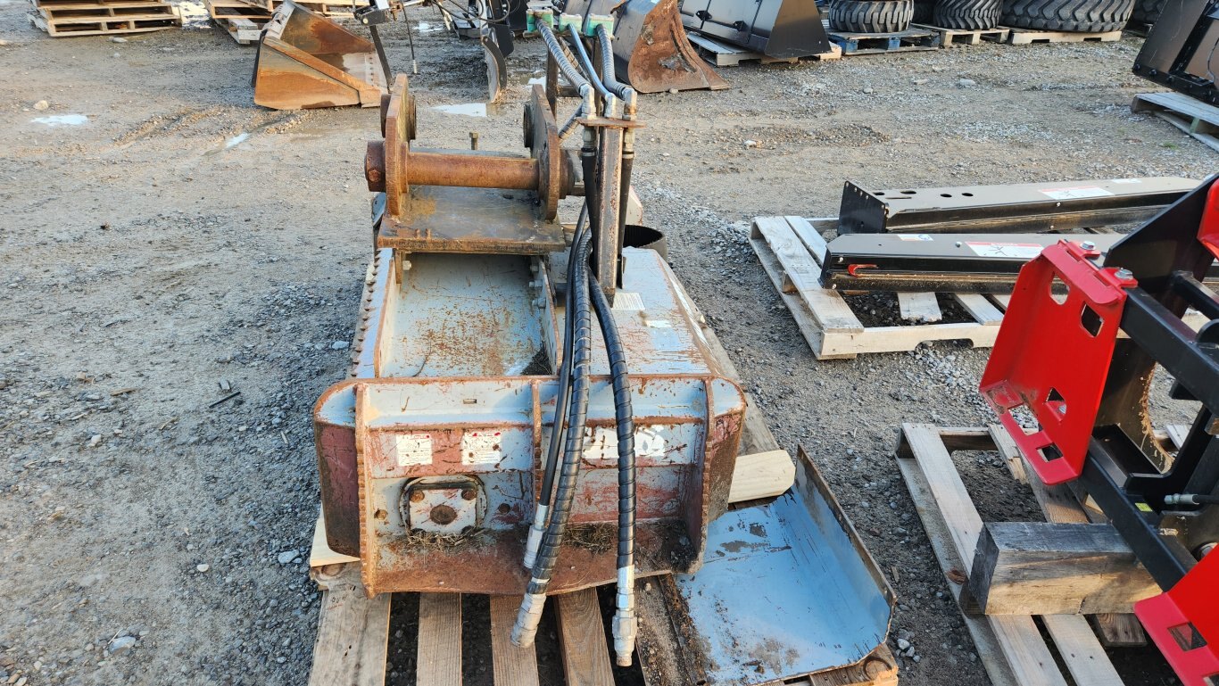 Baumalight MX748 excavator brushing head