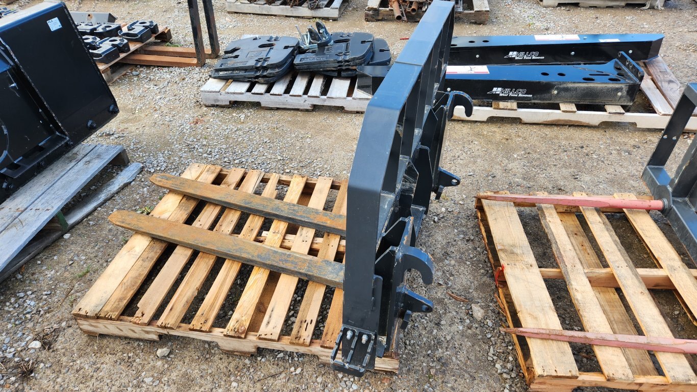 NEW New Holland 4000 lb. pallet forks with Euro quick-attach