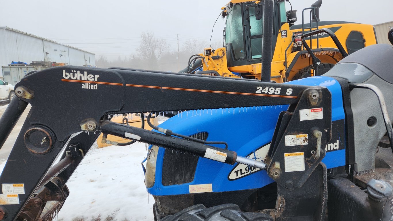 2005 New Holland TL90A