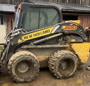 2018 New Holland L220 skidsteer