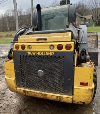 2018 New Holland L220 skidsteer