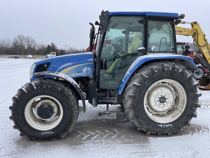 2011 New Holland T5050