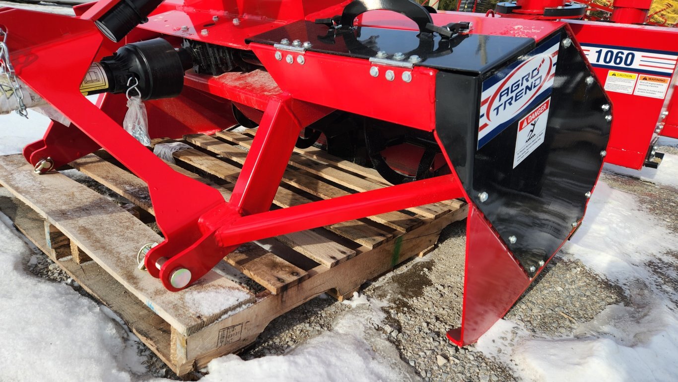 NEW AgroTrend 7160 pull behind snowblower