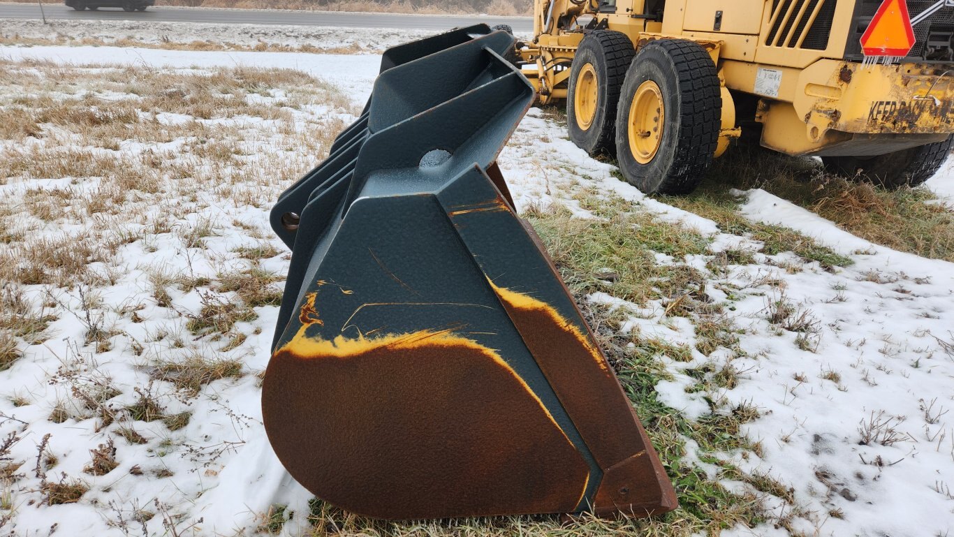 Hyundai 3.7 yard wheel loader bucket