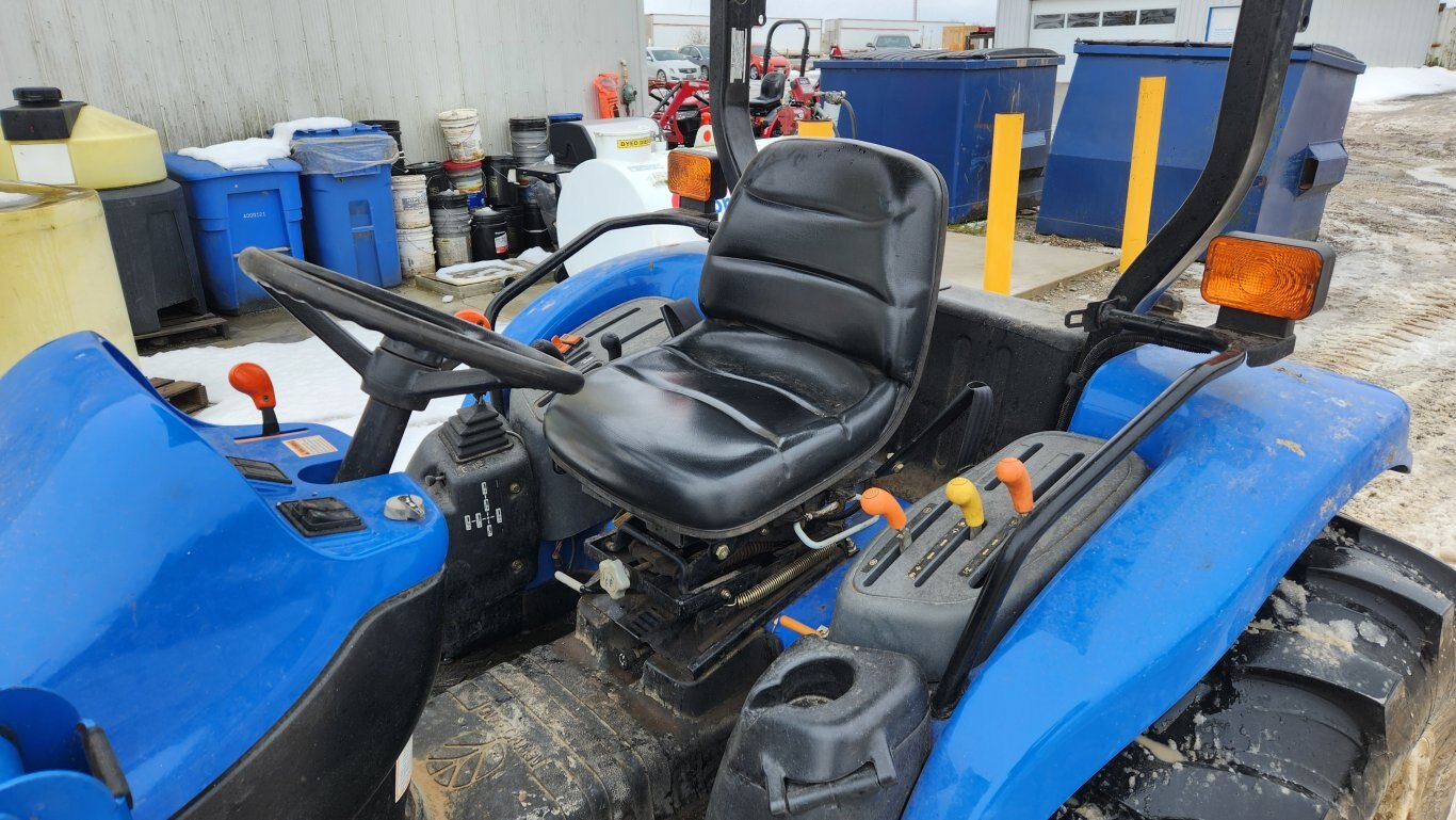 2001 New Holland TC40D compact tractor