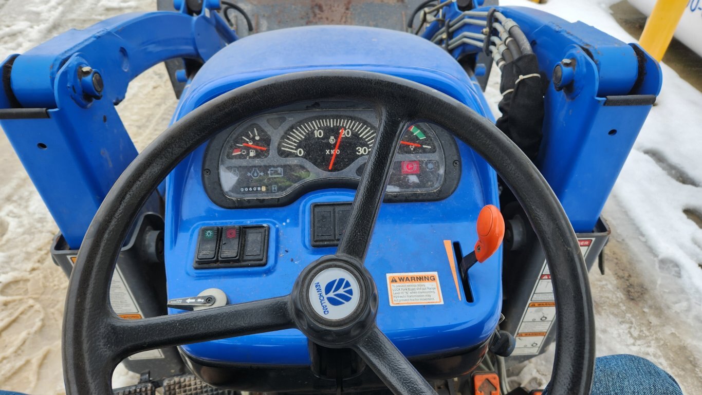 2001 New Holland TC40D compact tractor