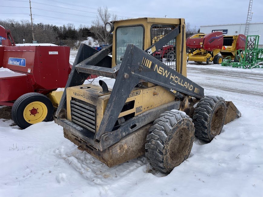 1993 New Holland L553 skidsteer