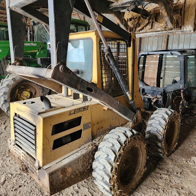 1993 New Holland L553 skidsteer