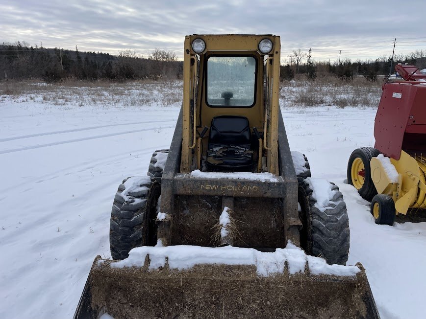 1993 New Holland L553 skidsteer