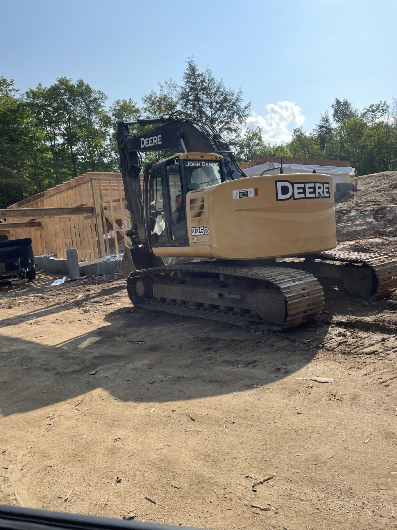 2012 Deere 225D LC excavator