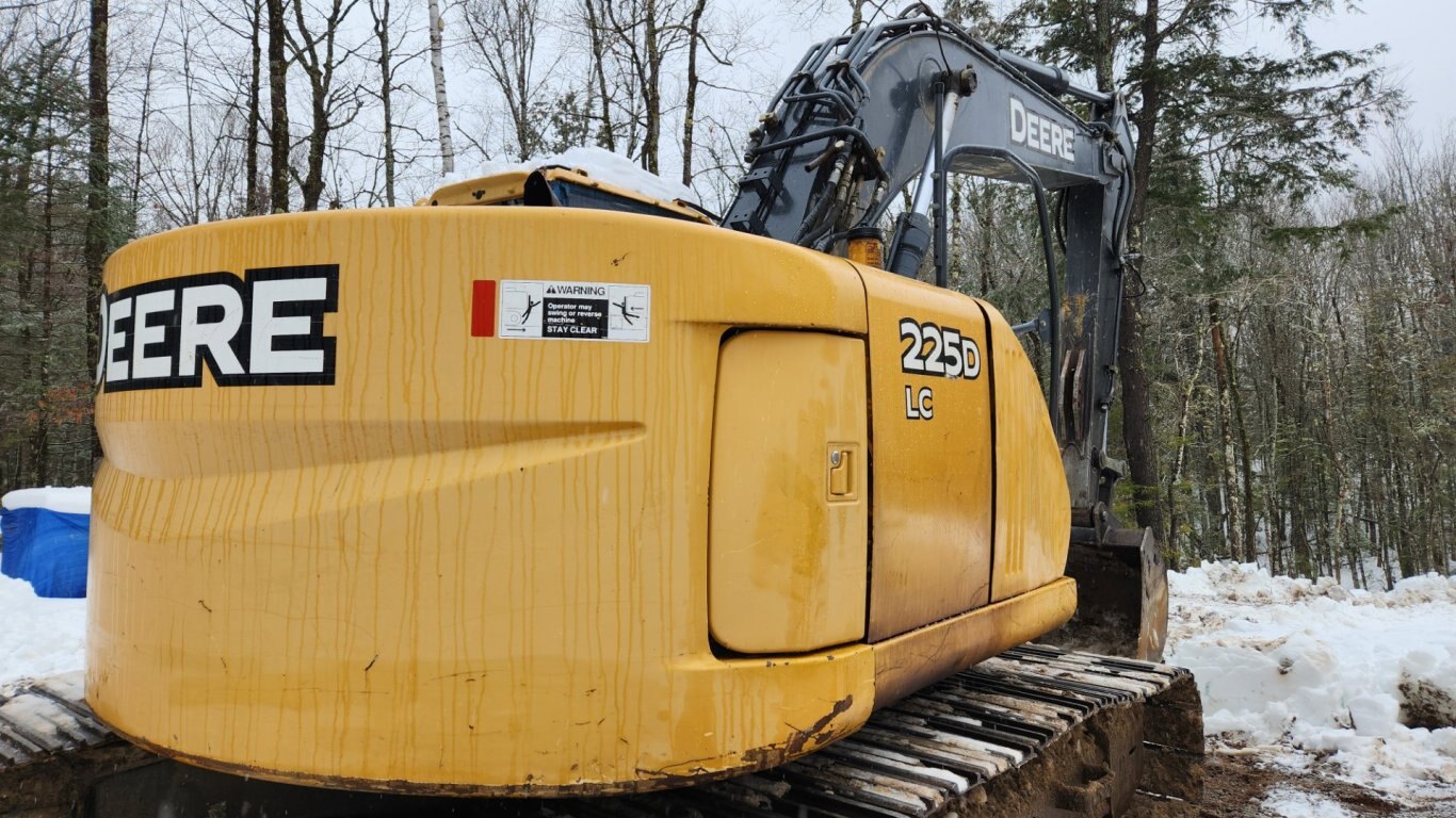 2012 Deere 225D LC excavator