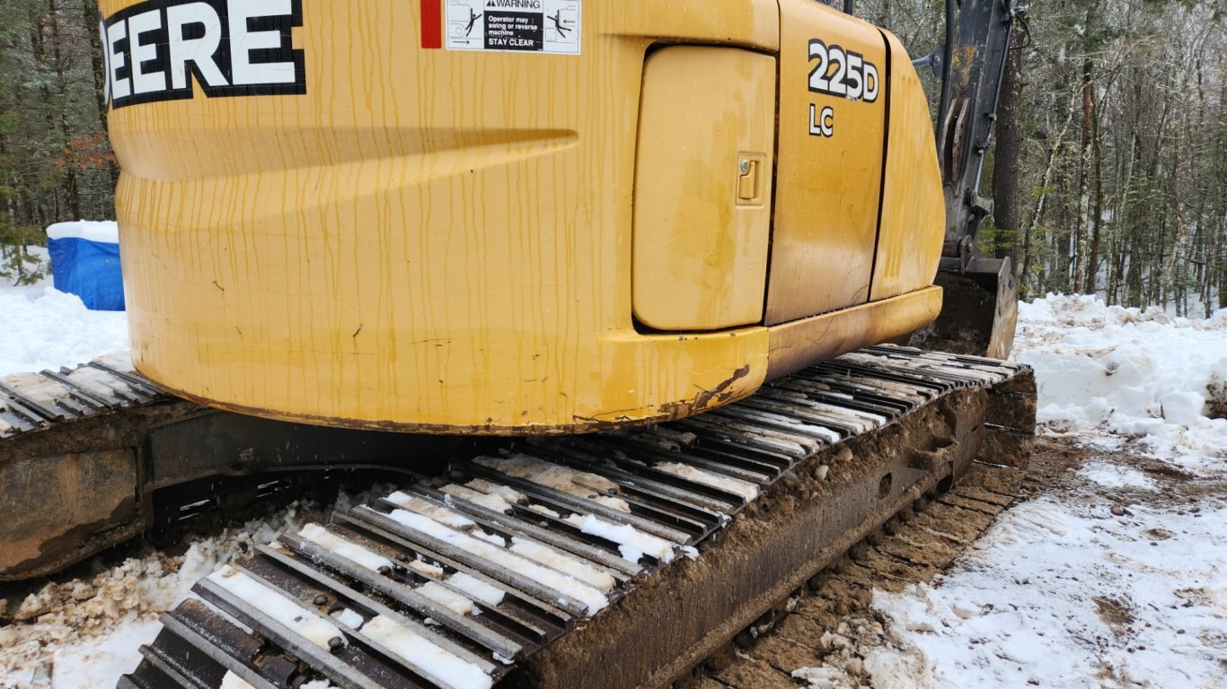 2012 Deere 225D LC excavator