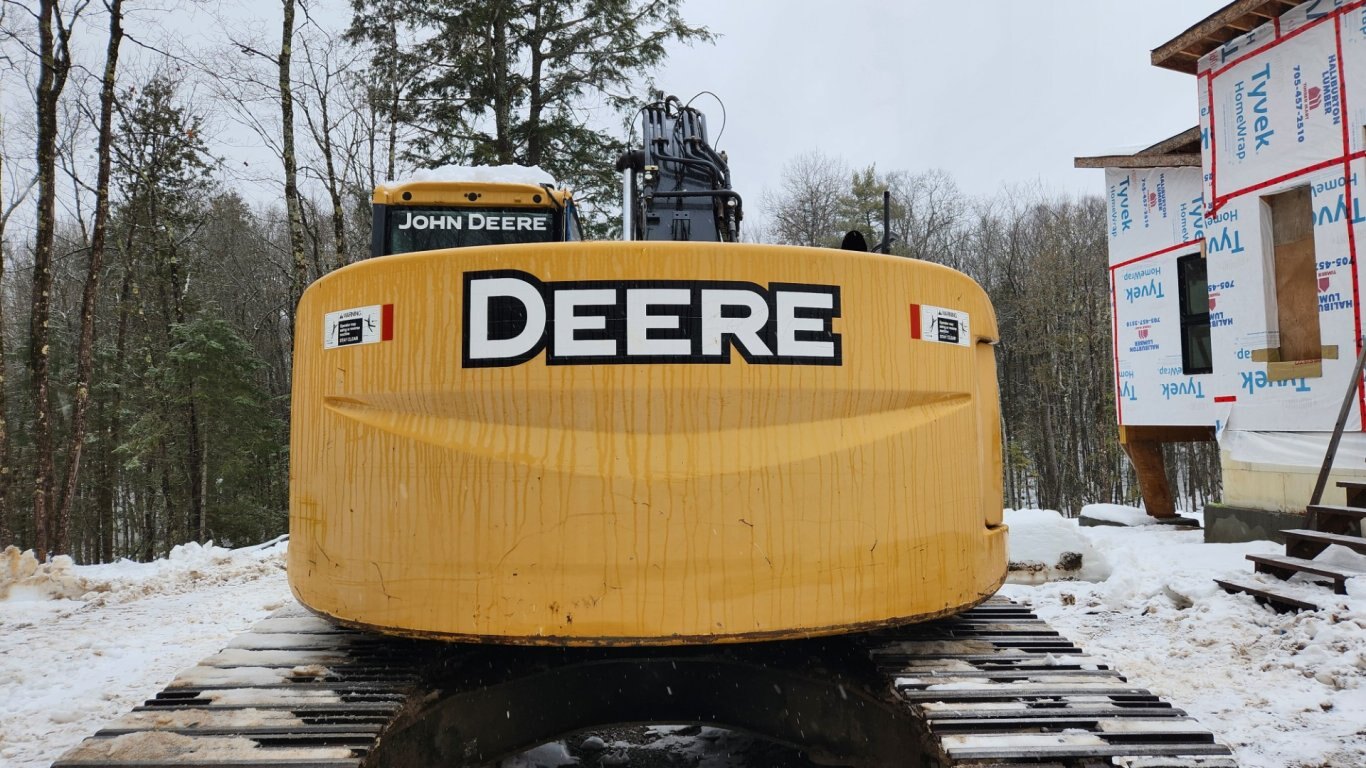 2012 Deere 225D LC excavator