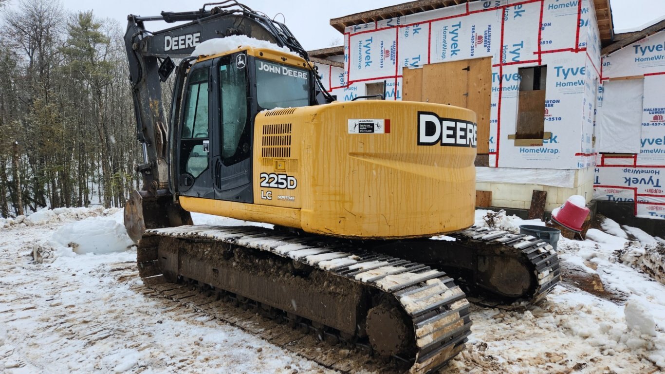 2012 Deere 225D LC excavator