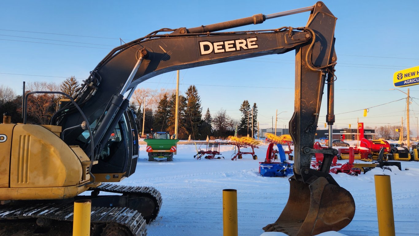 2012 Deere 225D LC excavator