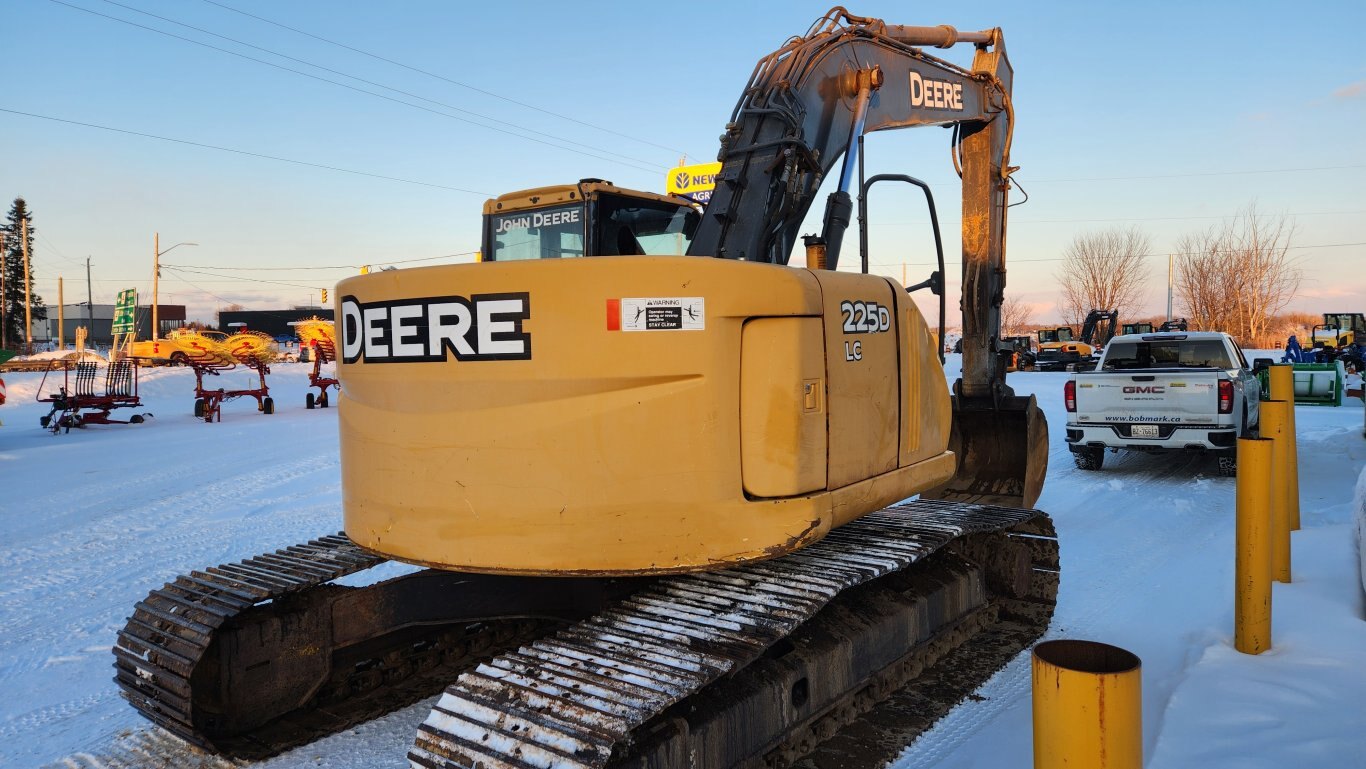 2012 Deere 225D LC excavator