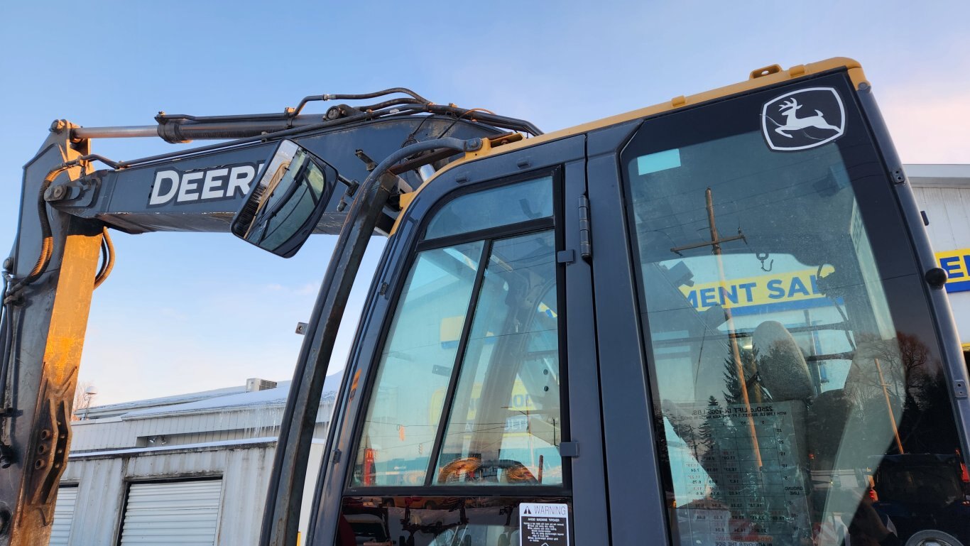 2012 Deere 225D LC excavator