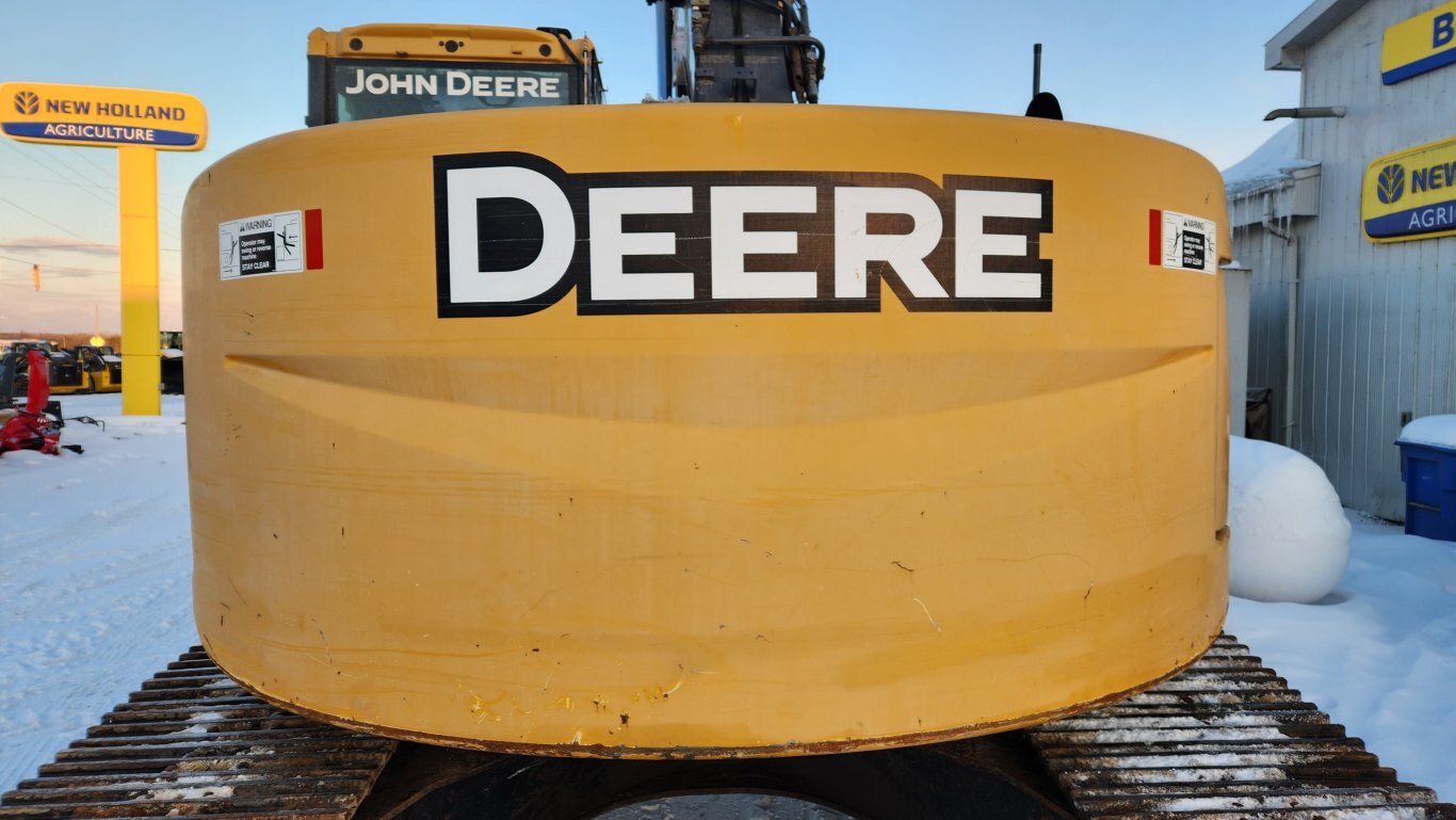 2012 Deere 225D LC excavator