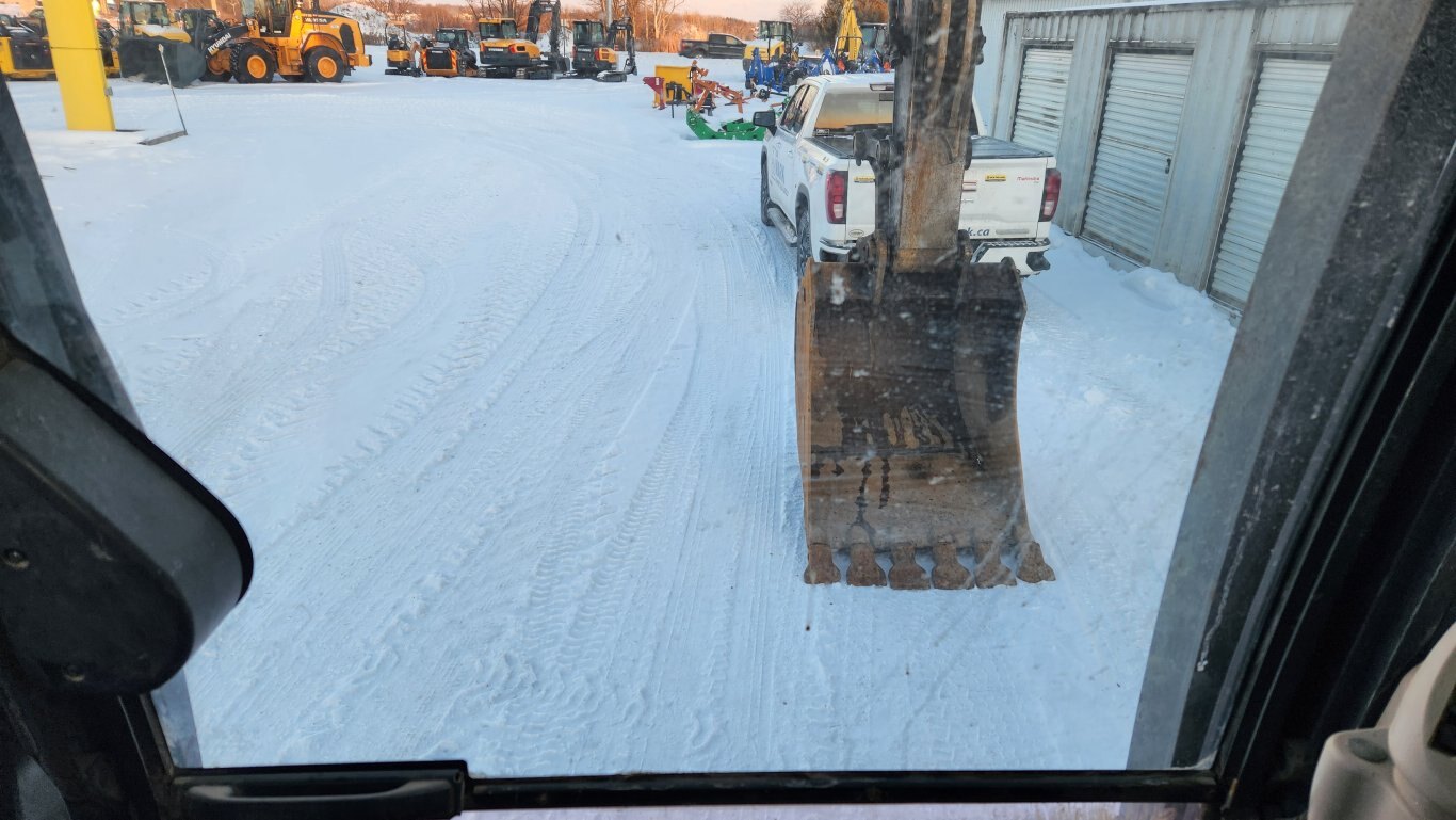 2012 Deere 225D LC excavator